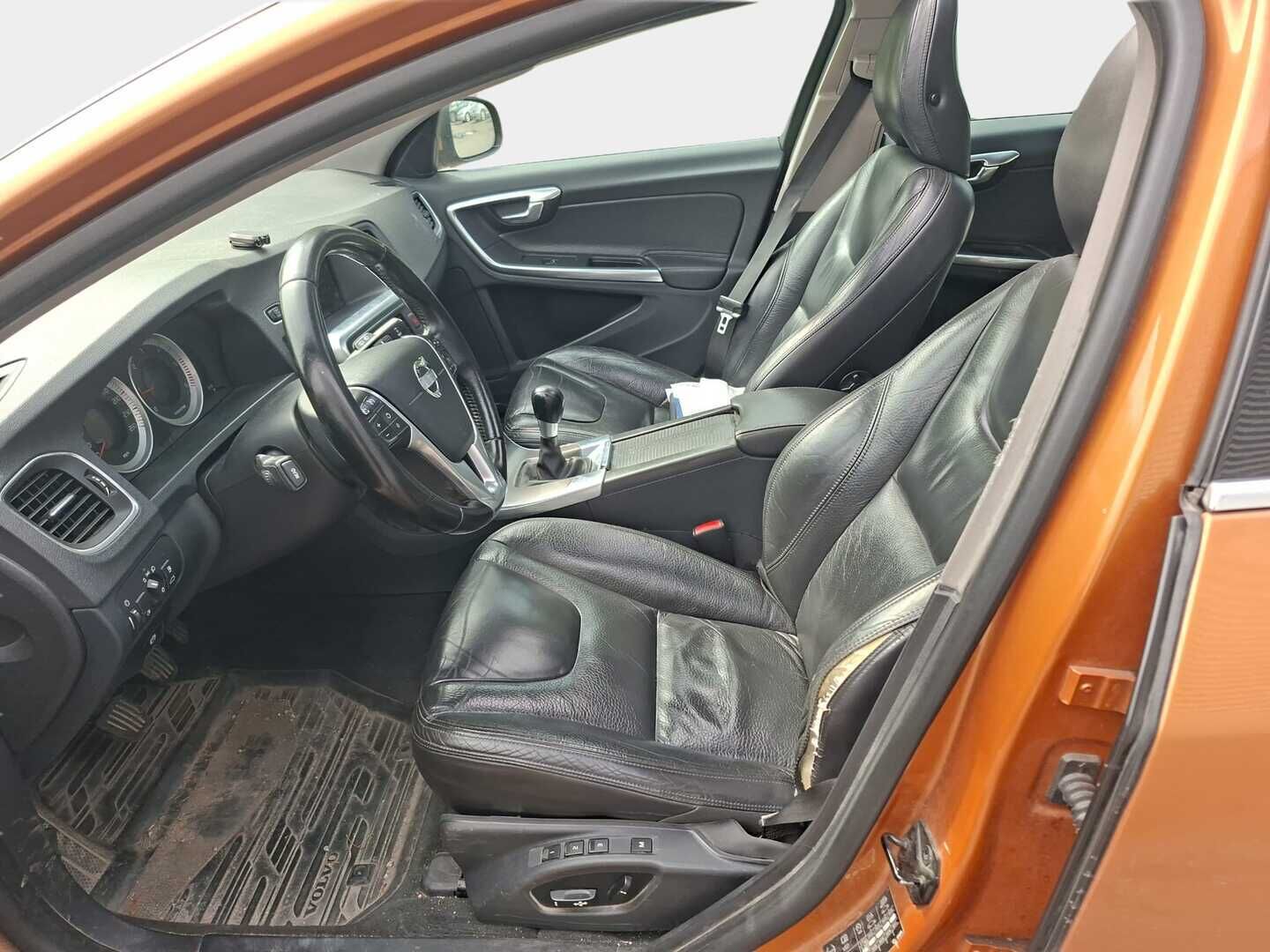 Volvo V60 2011 1,6D DRIVe Summum *YritysOulet - Myydään vain Yrityksille* - | Kattoluukku | Navi | Vetokoukku | Muistipenkki kuskilla | Leimaa Syyskuulle |