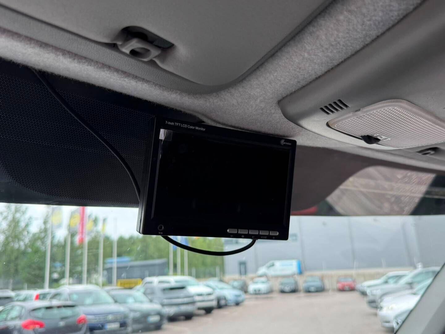 Volkswagen Crafter 2014 2.0 TDI Pitkä-Korkea KA - PA-Lämmittin | Vetokoukku | P*Kamera | Työpöytä | BT | 2X renkaat&alumiinivanteet | Kevyt-Kuorma auto