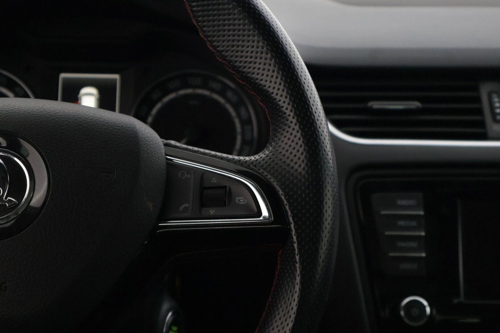 Skoda Octavia 2014 Combi 2,0 TDI RS * Webasto / P.Tutka / Vakkari / KeylessGo * - *Suomi-auto / Webasto / 2x renkaat / Nahkasisusta / Panoraama *