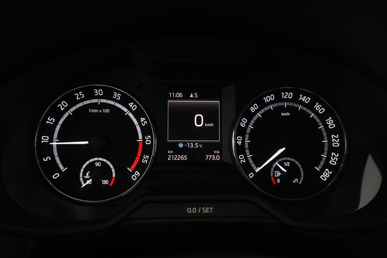 Skoda Octavia 2014 Combi 2,0 TDI RS * Webasto / P.Tutka / Vakkari / KeylessGo * - *Suomi-auto / Webasto / 2x renkaat / Nahkasisusta / Panoraama *