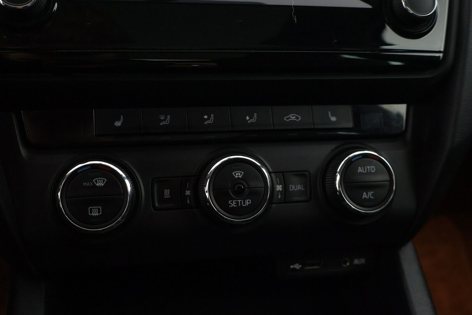 Skoda Octavia 2014 Combi 2,0 TDI RS * Webasto / P.Tutka / Vakkari / KeylessGo * - *Suomi-auto / Webasto / 2x renkaat / Nahkasisusta / Panoraama *