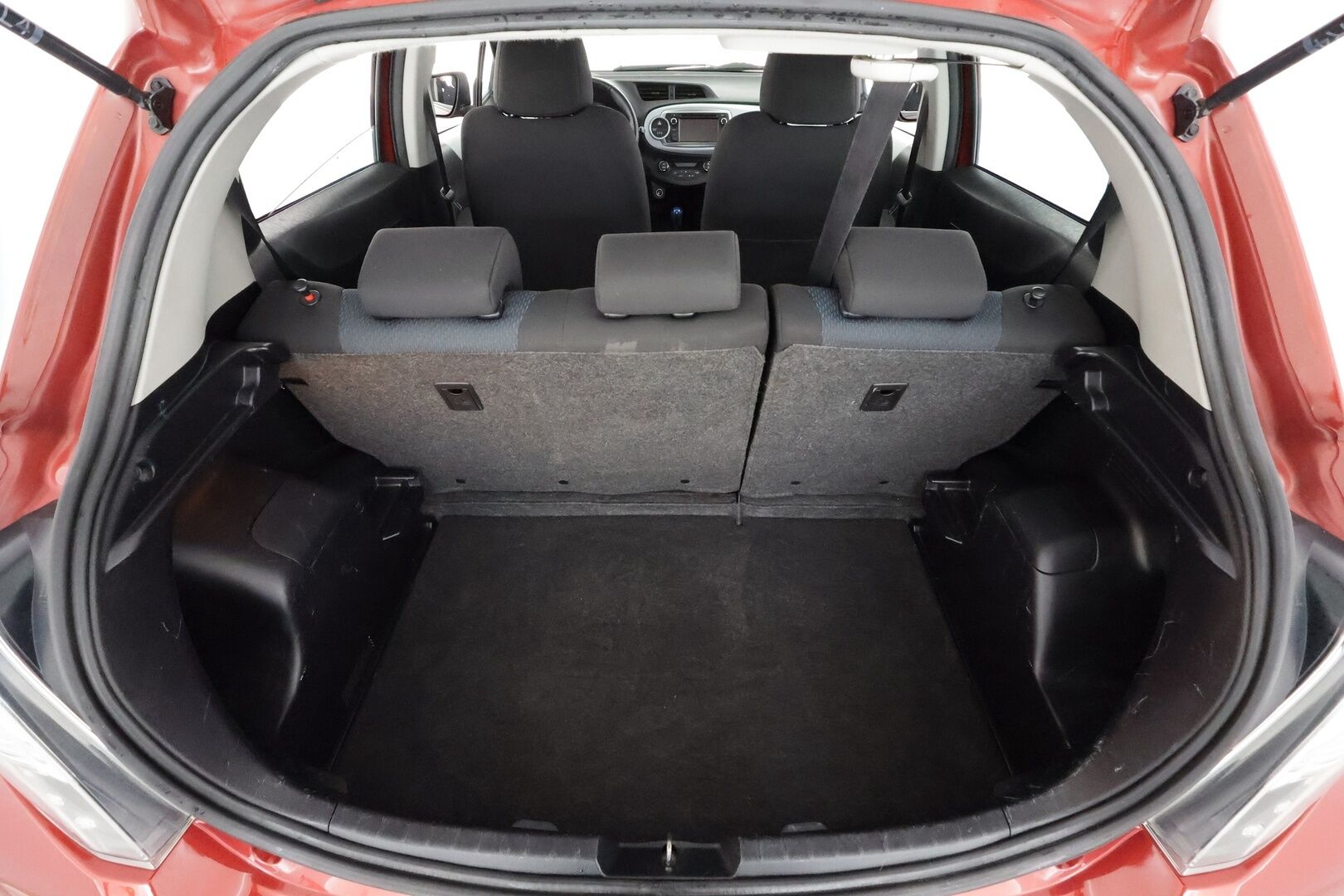 Toyota Yaris 2014 Hybrid Active 5ov - | P.kamera | Navi | Lohko+sisälämmitin | Vakkari | Aut. ilmastointi | Bluetooth | Penkinlämmittimet | 2x renkaat vanteineen | Huoltokirja | 
