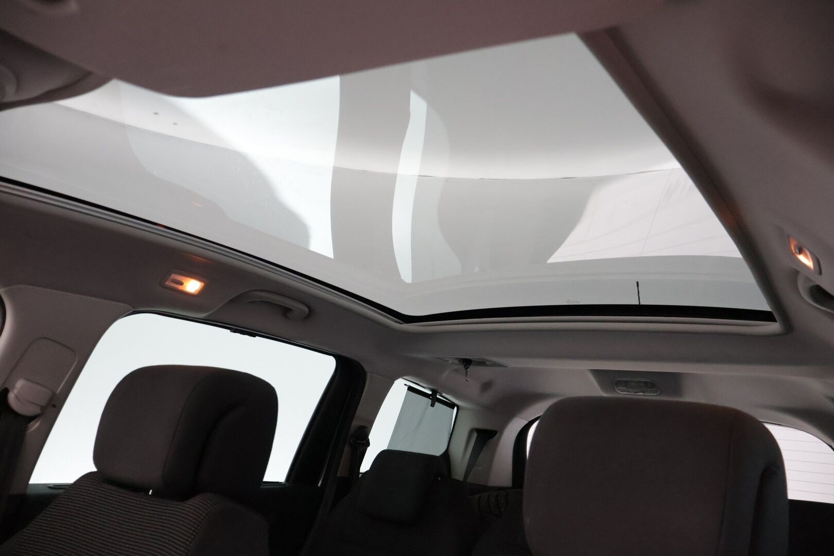 Peugeot 5008 2014 Allure HDI 115 7-p - Yritysoutlet - Myydään vain yrityksille! 