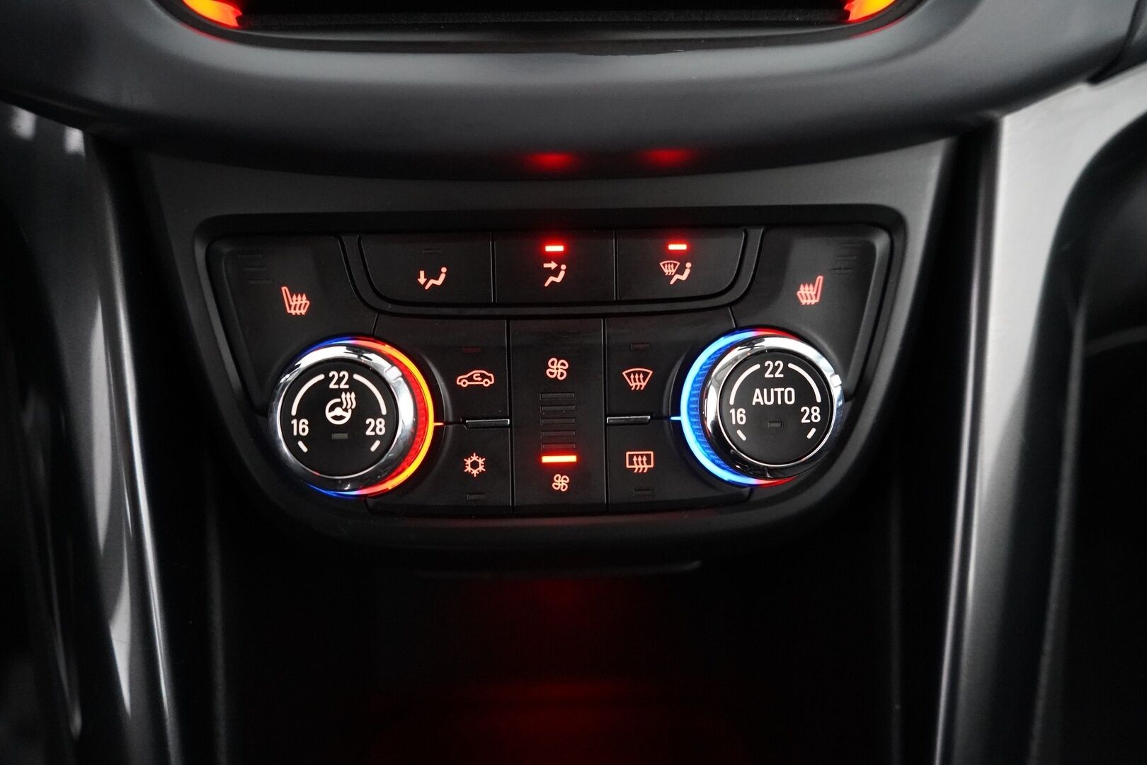 Opel Zafira Tourer 2014 Cosmo 2,0 CDTI 121kW AT6 - Tulossa myyntiin!