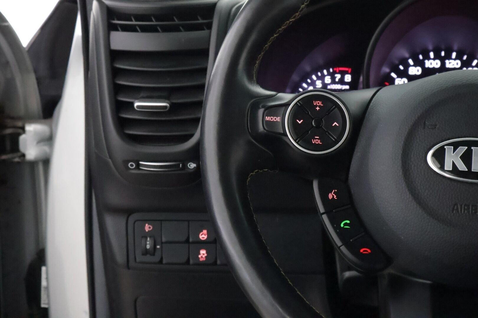 Kia Soul 2015 1,6 Funk A/T * Suomiauto / Peruutuskamera / Vakkari / Ratinlämmitys / Bluetooth - Kahdet hyvät renkaat aluvantein / Juuri tullut Tampereelle!