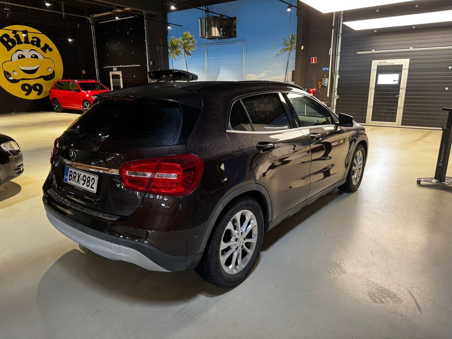 Mercedes-Benz GLA 2014 200 A Premium Business - Suomiauto | Peruutuskamera | Ruskeat nahat | Vakkari | Lohko&Sisäp. | ILS-Xenon | Juuri saapunut Tampereelle!