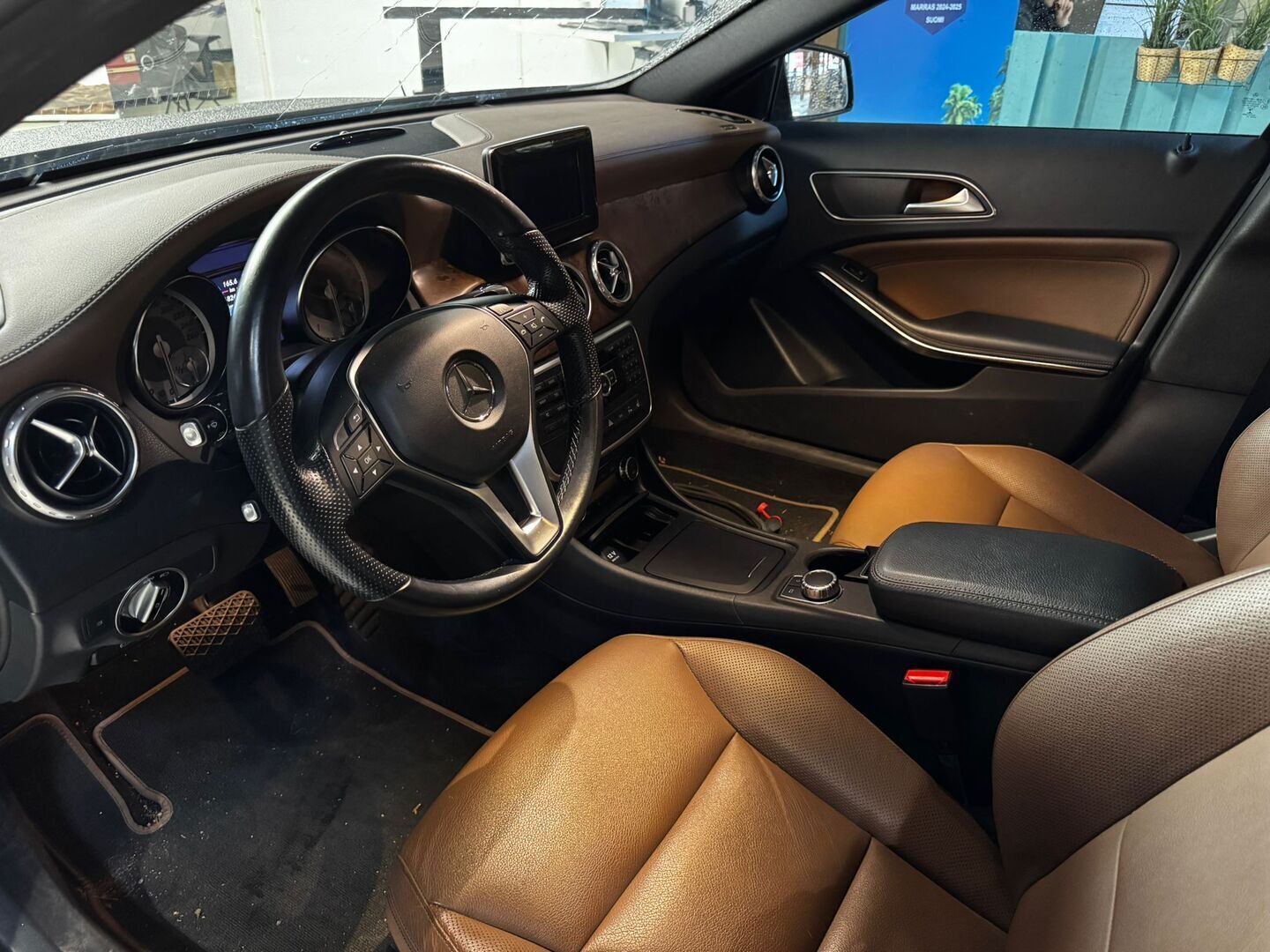 Mercedes-Benz GLA 2014 200 A Premium Business - Suomiauto | Peruutuskamera | Ruskeat nahat | Vakkari | Lohko&Sisäp. | ILS-Xenon | Juuri saapunut Tampereelle!