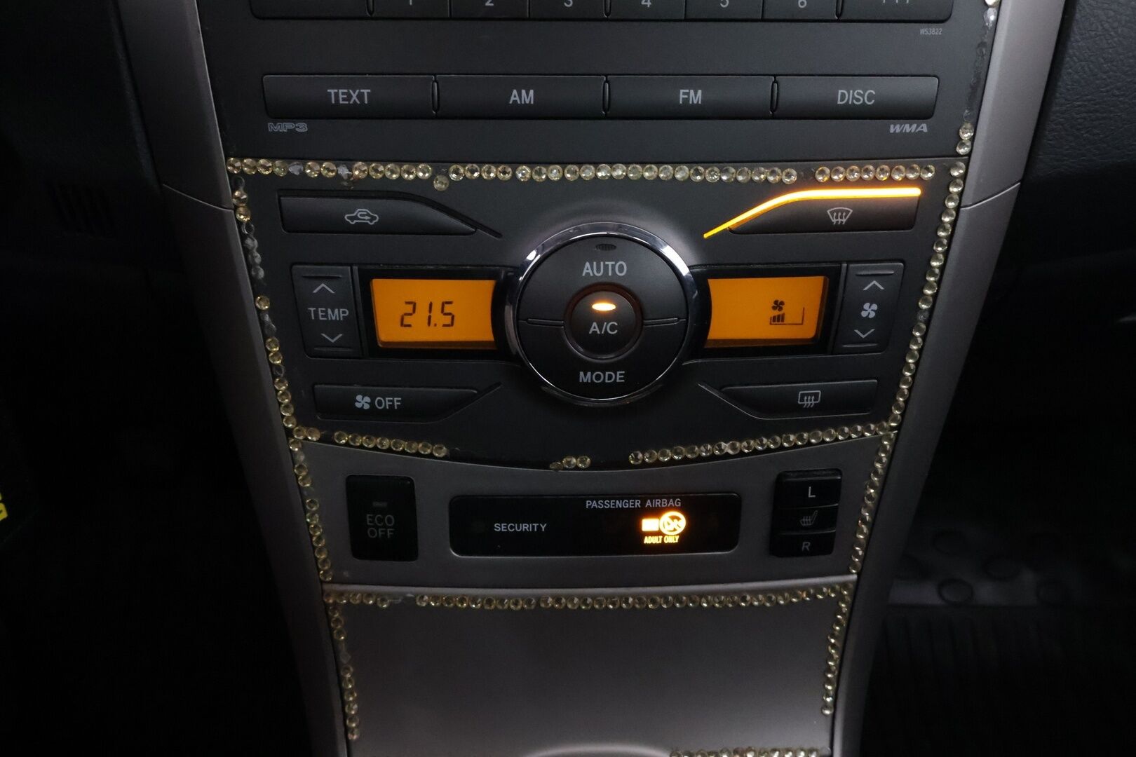 Toyota Corolla 2010 1,33 Dual VVT-i Linea Sol 4ov - YritysOutlet - Myydään vain yrityksille - - YritysOutlet - Myydään vain yrityksille