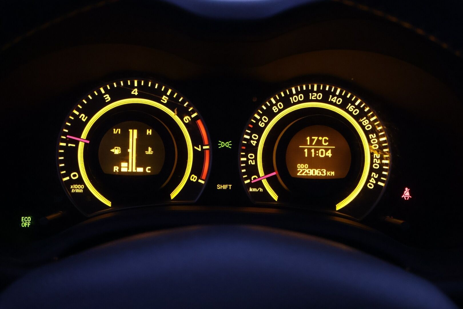 Toyota Corolla 2010 1,33 Dual VVT-i Linea Sol 4ov * Suomiauto / Aut.Ilmastointi / Lohko & Sisäpistoke / Metalliväri / 2x Renkaat! - Juuri huollettu! - HULLUT AVAJAISHULINAT KORKOTARJOUS 3,29 %