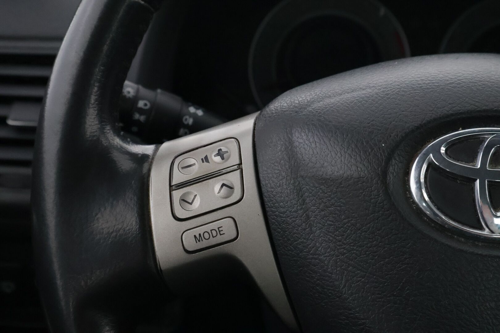 Toyota Corolla 2010 1,33 Dual VVT-i Linea Sol 4ov * Suomiauto / Aut.Ilmastointi / Lohko & Sisäpistoke / Metalliväri / 2x Renkaat! - Juuri huollettu! - HULLUT AVAJAISHULINAT KORKOTARJOUS 3,29 %