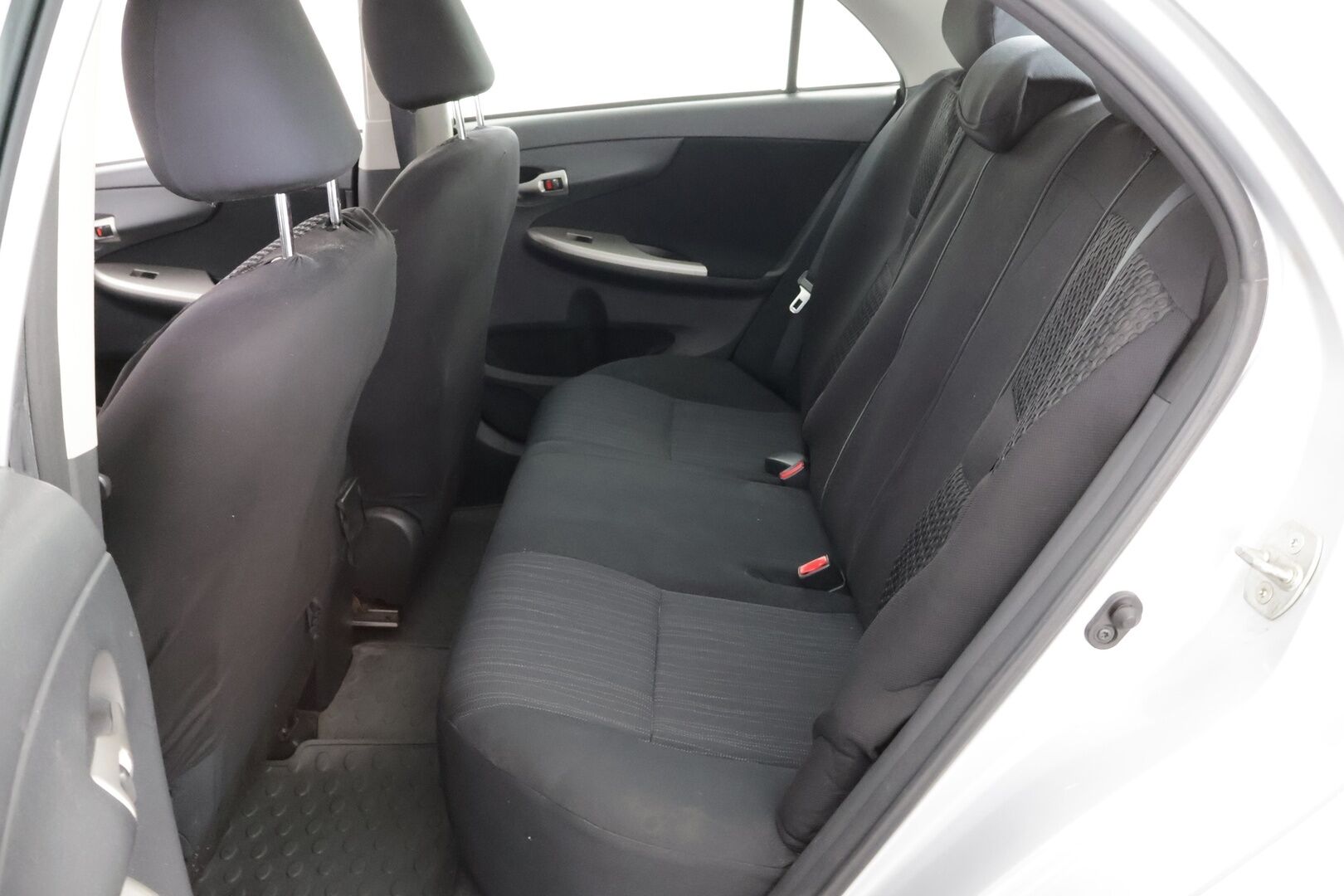 Toyota Corolla 2010 1,33 Dual VVT-i Linea Sol 4ov * Suomiauto / Aut.Ilmastointi / Lohko & Sisäpistoke / Metalliväri / 2x Renkaat! - Juuri huollettu! - HULLUT AVAJAISHULINAT KORKOTARJOUS 3,29 %