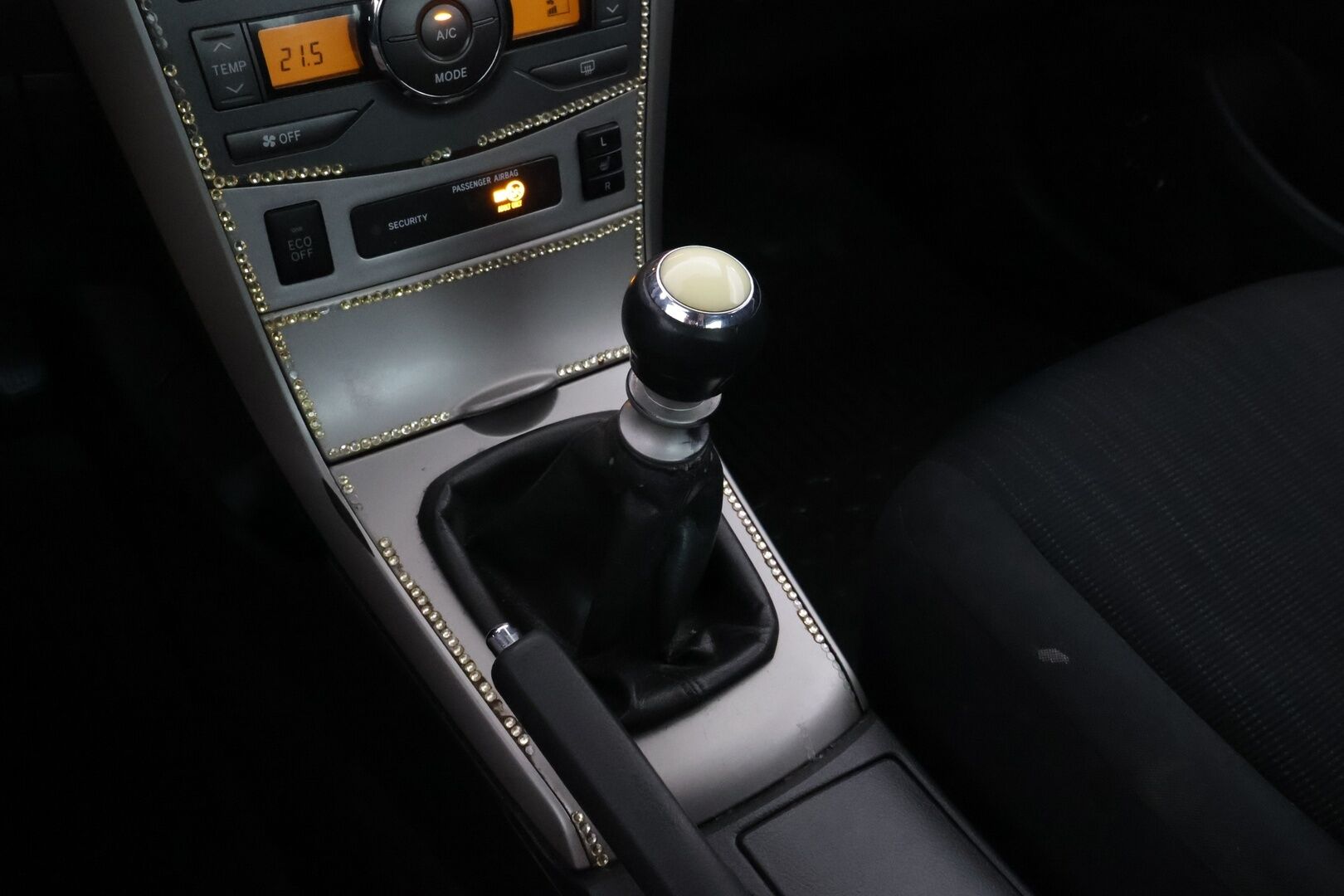 Toyota Corolla 2010 1,33 Dual VVT-i Linea Sol 4ov - YritysOutlet - Myydään vain yrityksille - - YritysOutlet - Myydään vain yrityksille