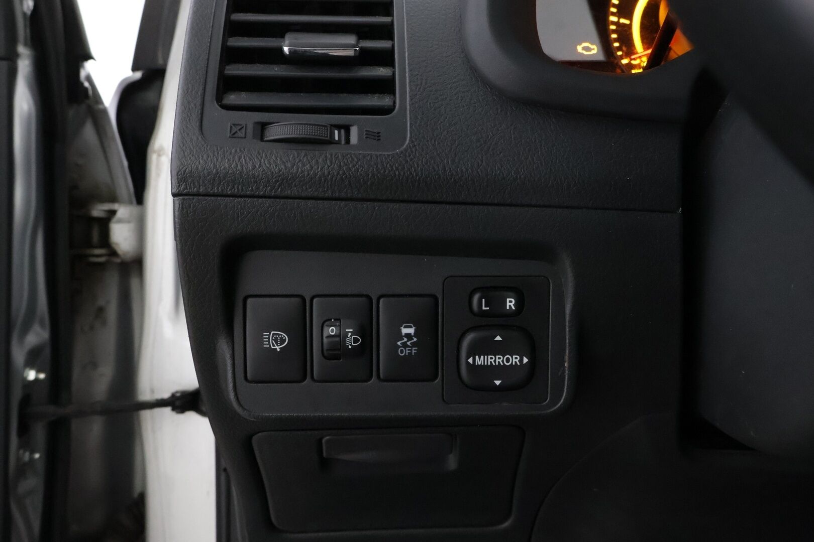 Toyota Corolla 2010 1,33 Dual VVT-i Linea Sol 4ov - YritysOutlet - Myydään vain yrityksille - - YritysOutlet - Myydään vain yrityksille