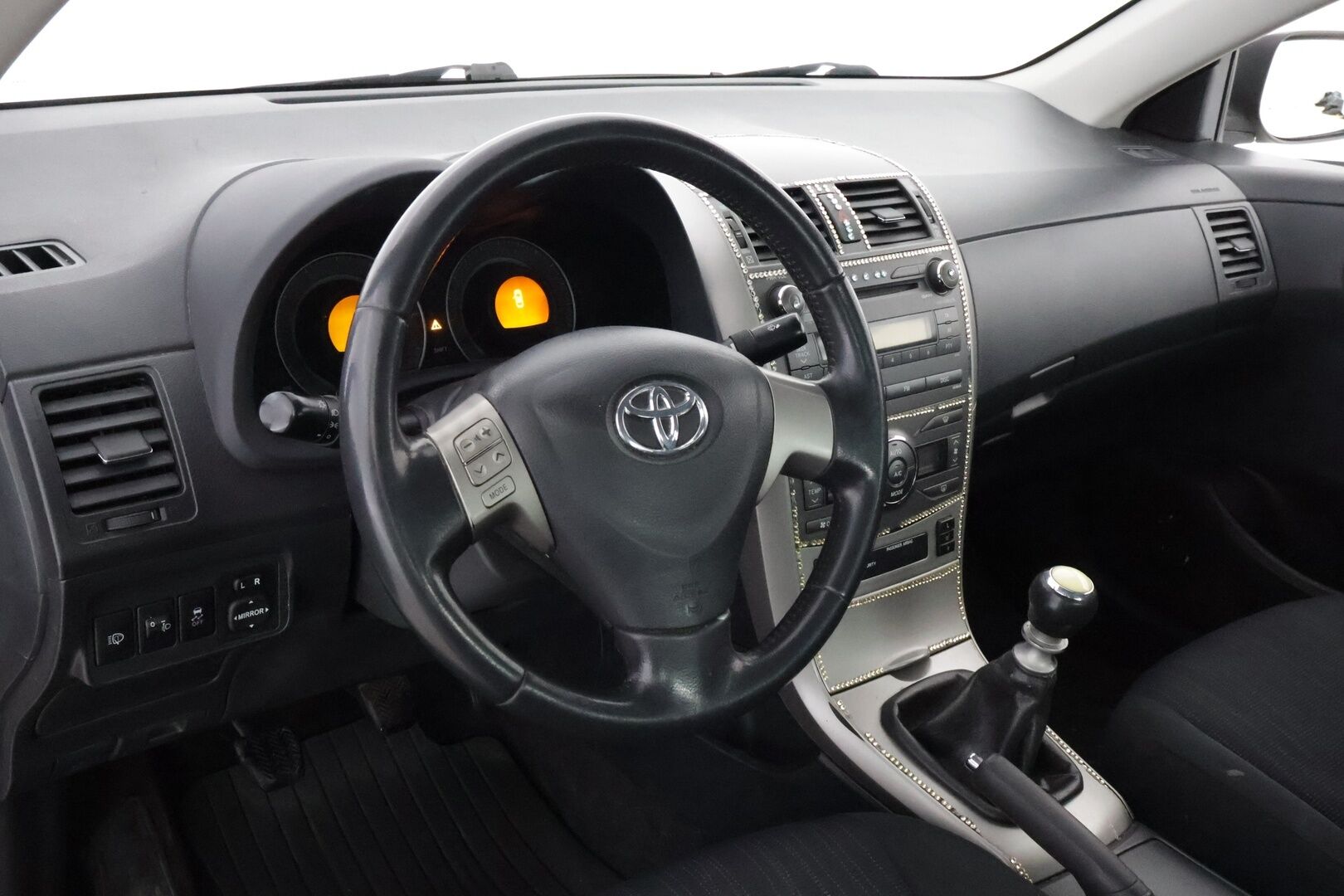 Toyota Corolla 2010 1,33 Dual VVT-i Linea Sol 4ov - YritysOutlet - Myydään vain yrityksille - - YritysOutlet - Myydään vain yrityksille