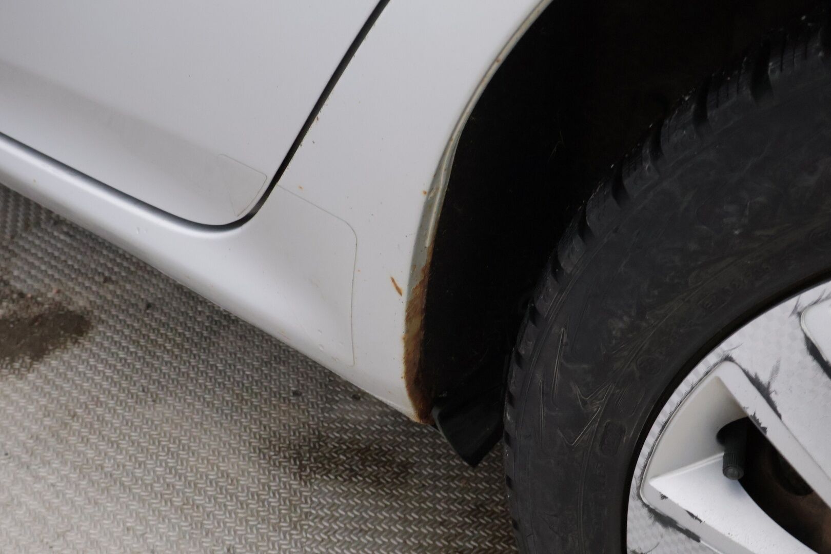 Toyota Corolla 2010 1,33 Dual VVT-i Linea Sol 4ov * Suomiauto / Aut.Ilmastointi / Lohko & Sisäpistoke / Metalliväri / 2x Renkaat! - Juuri huollettu! - HULLUT AVAJAISHULINAT KORKOTARJOUS 3,29 %