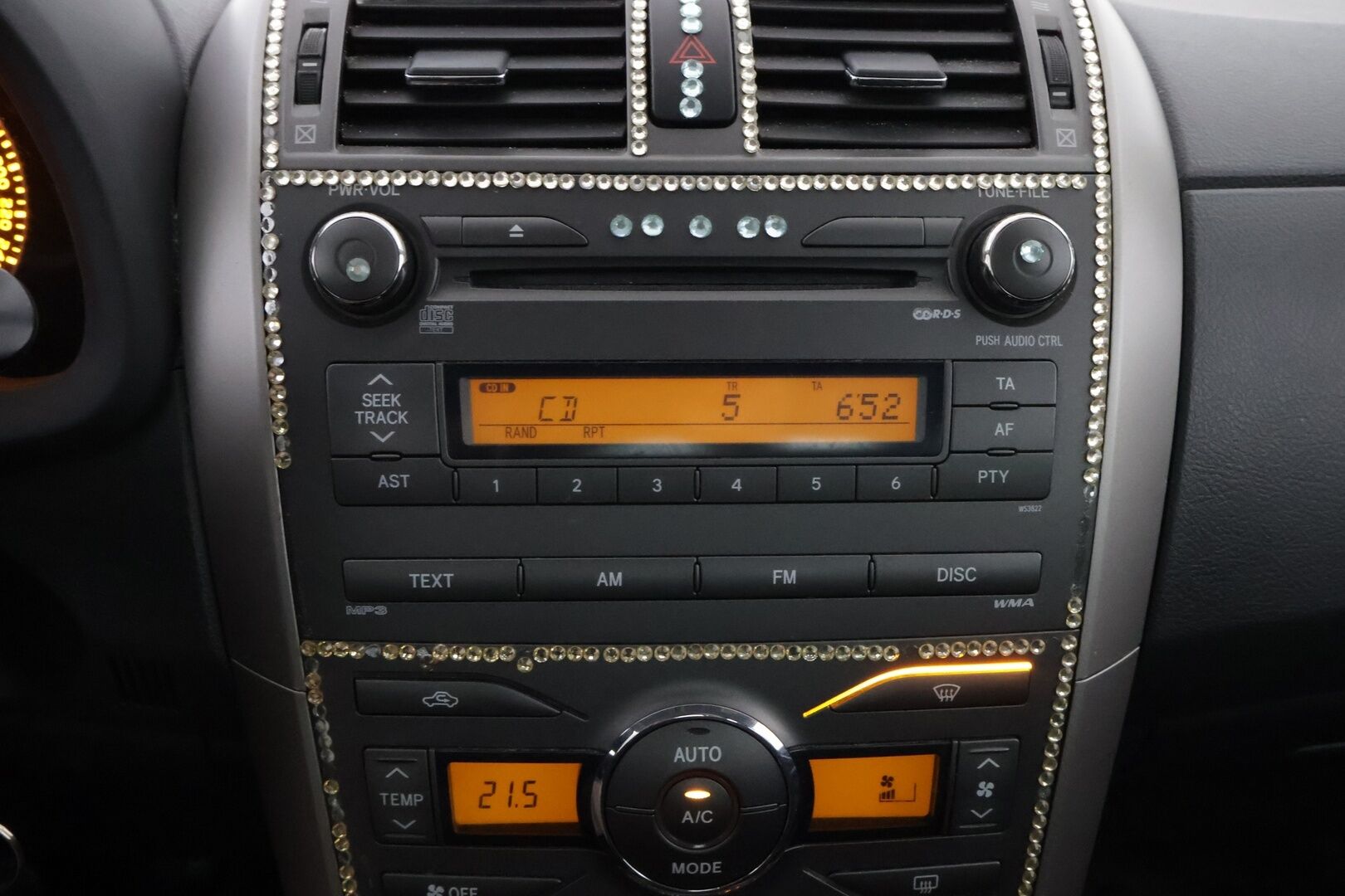 Toyota Corolla 2010 1,33 Dual VVT-i Linea Sol 4ov - YritysOutlet - Myydään vain yrityksille - - YritysOutlet - Myydään vain yrityksille