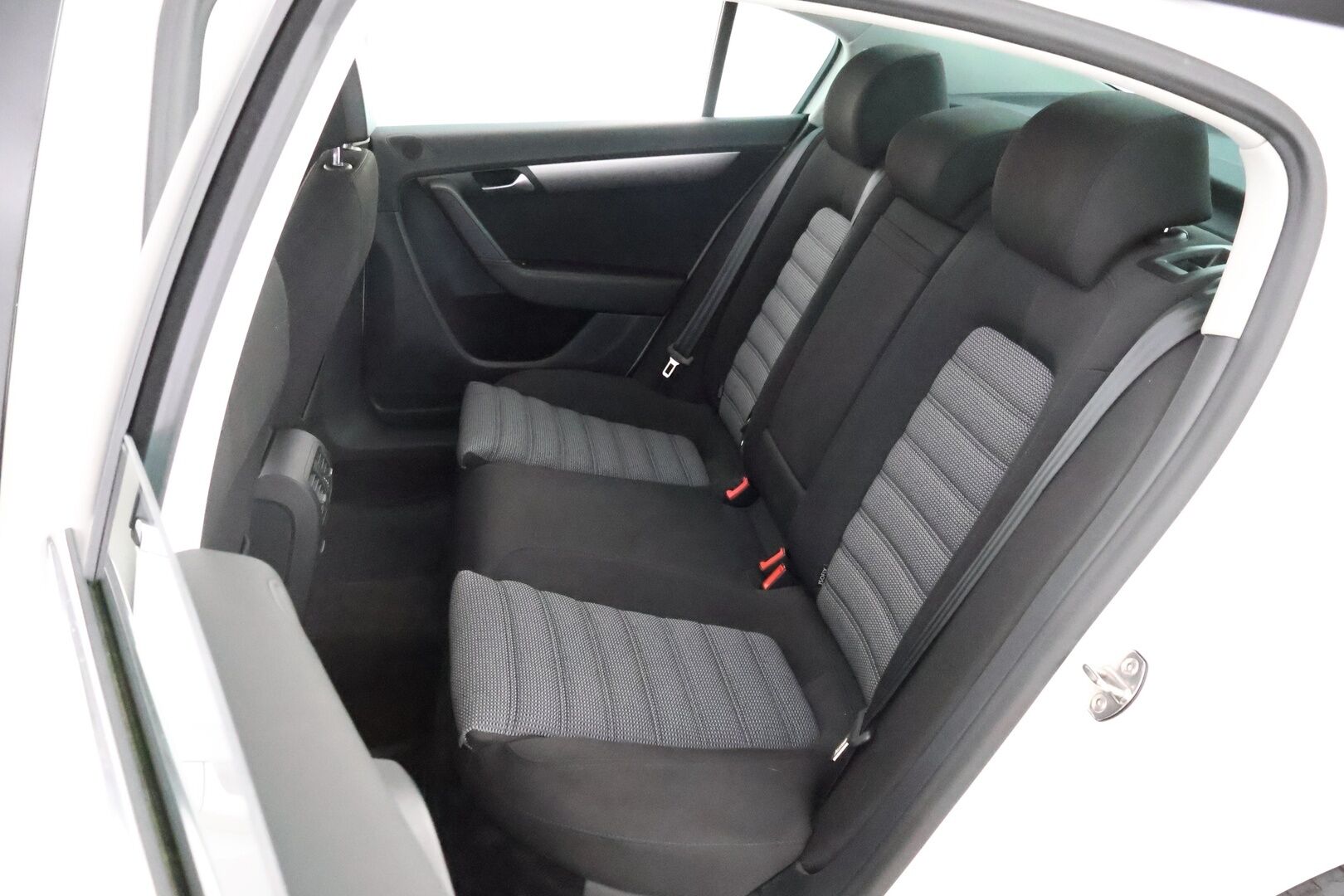 Volkswagen Passat 2014 Sedan Luxline 1,4 TSI 90 kW (122 hv) BlueMotion Technology - Suomiauto / Vakkari / Lohko&Sisä / Vetokoukku / Xenon / P-Tutkat / Navi / Juuri saapunut Tampereelle!