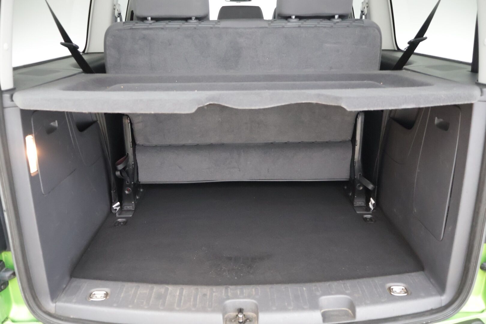 Volkswagen Caddy Maxi 2015 Comfortline 1,6 TDI 75 kW BlueMotion Technology *Webasto / Vetokoukku / Bi Xenon / Parkkitutkat / Lohko + sisä * - Jakopää tehty 04/2025 / Huolto tehty 4/2025 / Katsastettu 9/2025 / Siisti! *