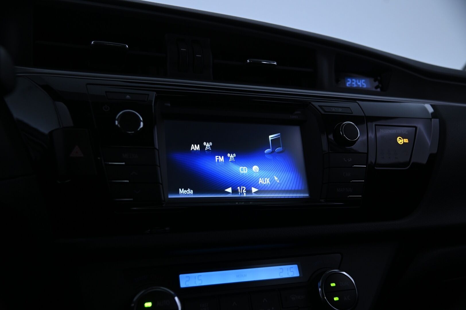 Toyota Corolla 2014 1,6 Valvematic Active 4ov *Suomi-auto / Vakkari / P.Kamera / Lohko* - Hiljattain huollettu ja leimattu / Vähän ajettu / Todellinen yksilö 