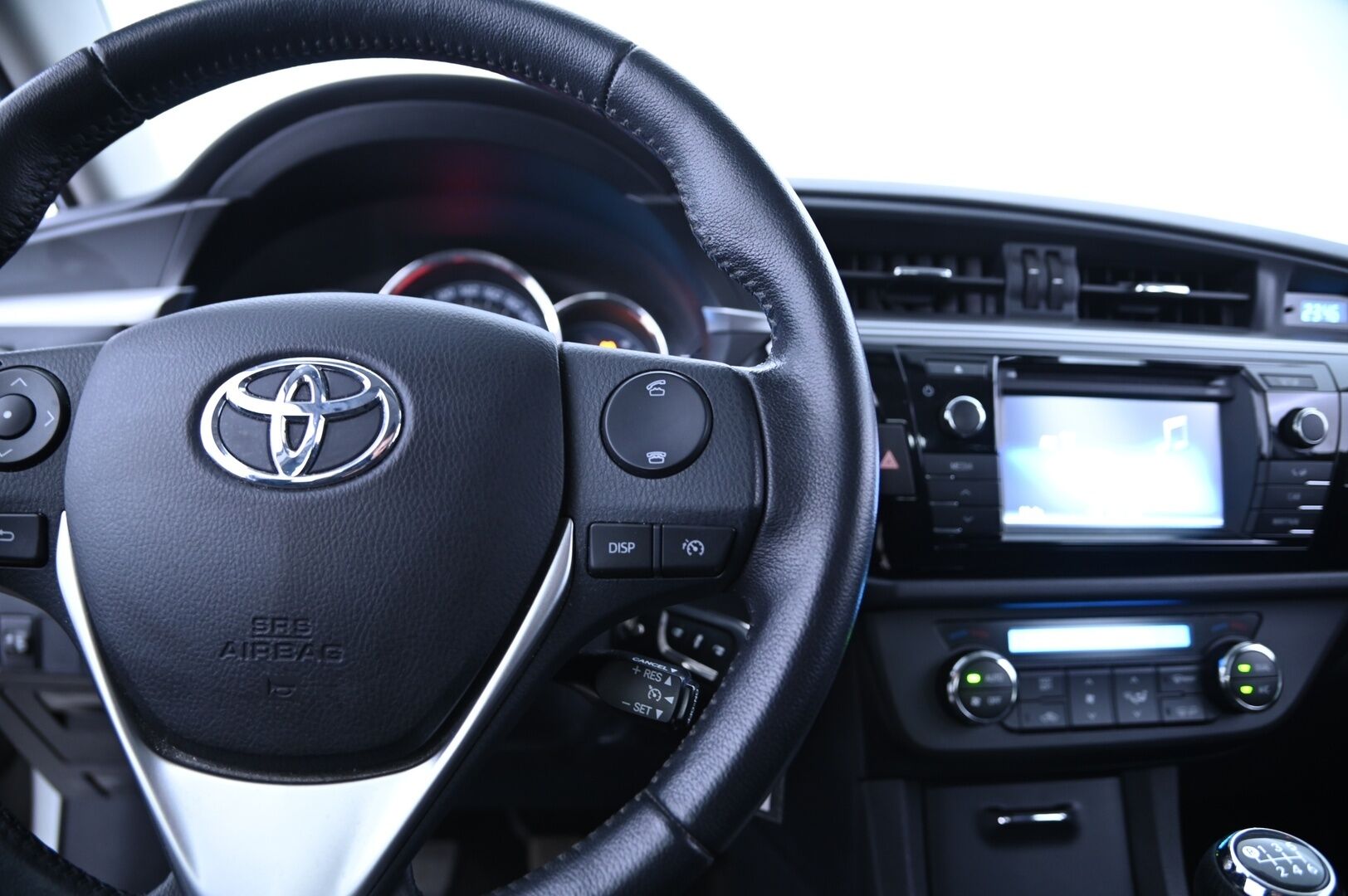 Toyota Corolla 2014 1,6 Valvematic Active 4ov *Suomi-auto / Vakkari / P.Kamera / Lohko* - Hiljattain huollettu ja leimattu / Vähän ajettu / Todellinen yksilö 