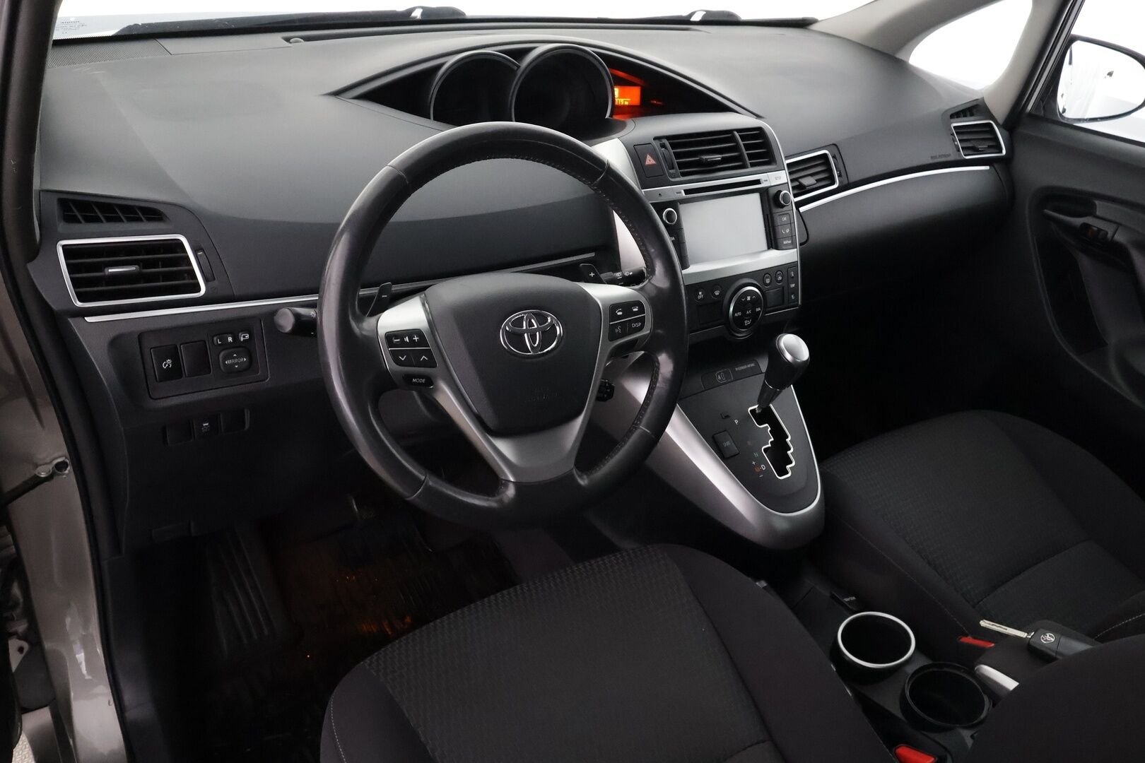 Toyota Verso 2014 1,8 Valvematic Active Multidrive S 7p - | Xenon | P.Kamera | Navi | Lohkolämmitin | Vakkari | Bluetooth | Kahdet renkaat | Suomi-auto | Huoltokirja |