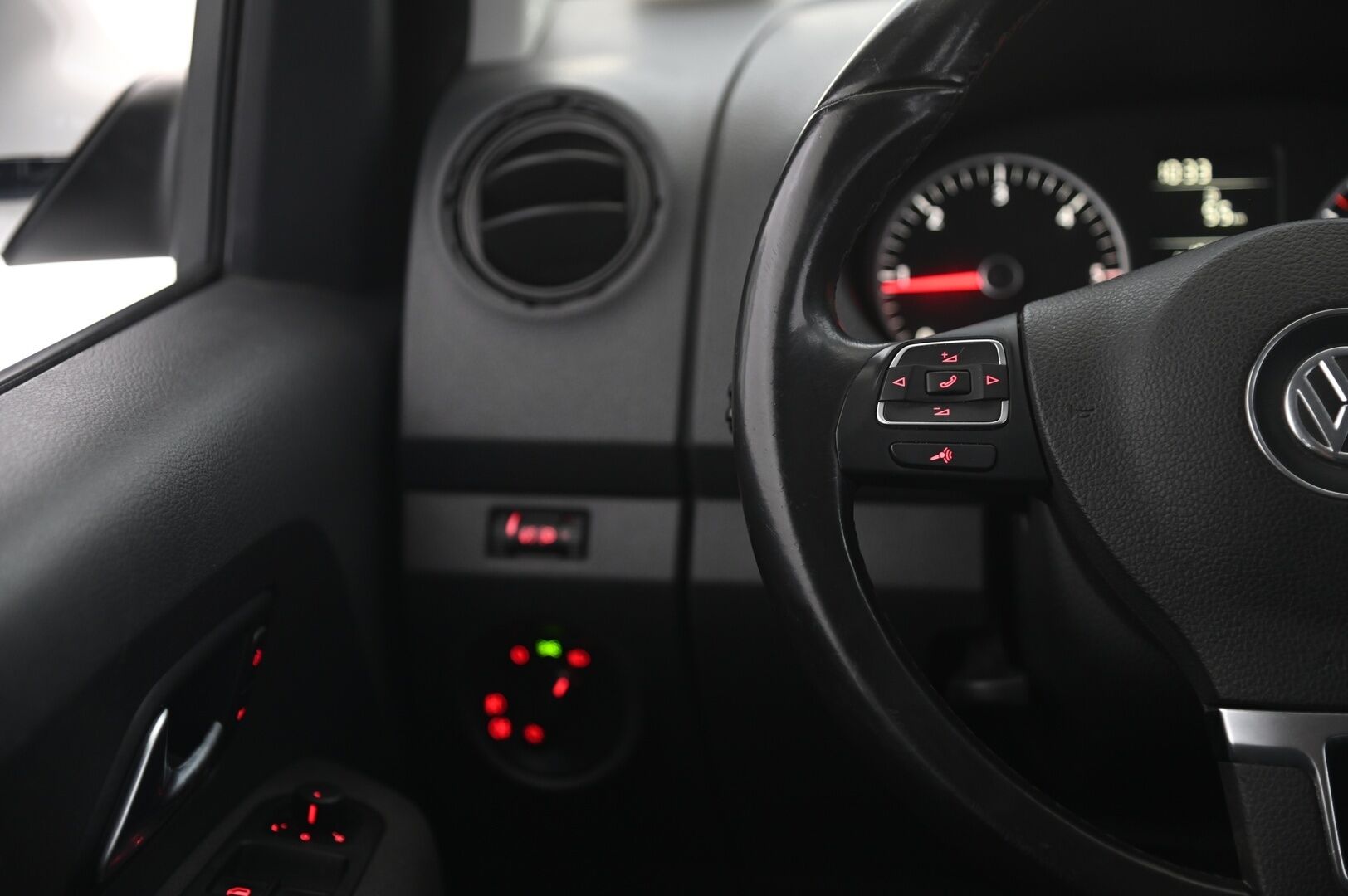 Volkswagen Amarok 2012 DC Highline PRO 2,0 TDI 120kW 4MOTION 5-Paikkainen - Suomi-auto | Lavakate | 5p | Vetokoukku | Webasto | Vakkari | P.tutka | Hyvin huollettu