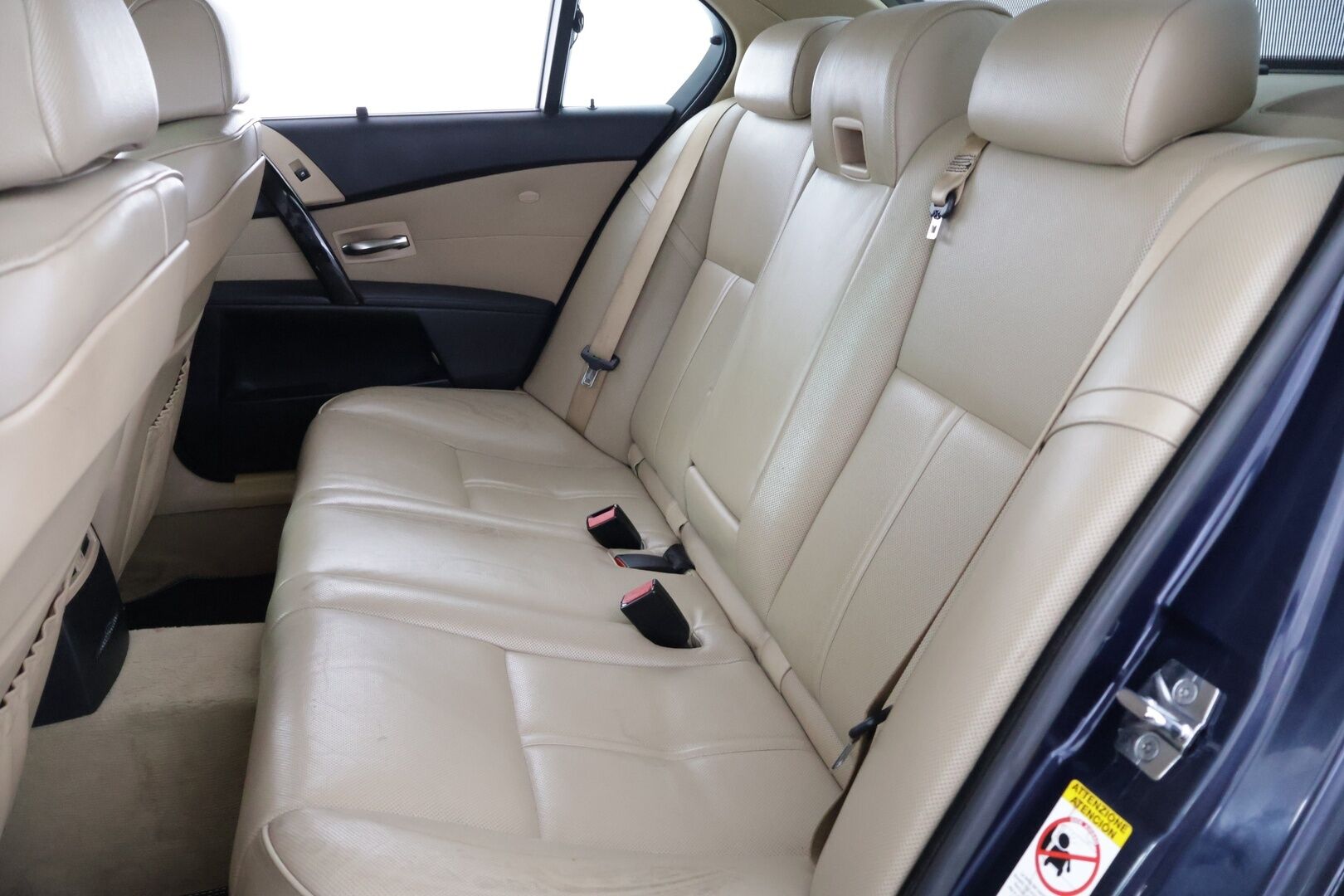 BMW 545 2004 545i Sedan *YritysOutlet - Myydään vain yrityksille* - Manuaali | Comfort- penkit muistilla & viilennyksillä | Alustasarja | 2x renkaat hyvällä kulutuspinnalla | Kattavasti huollettu