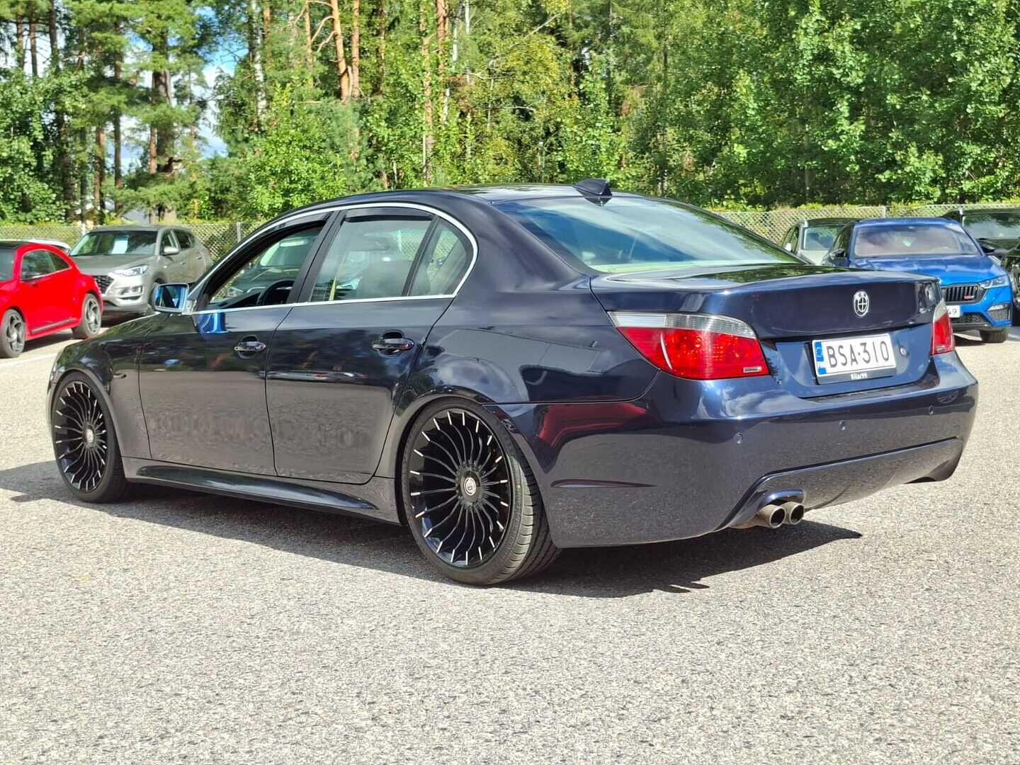 BMW 545 2004 545i Sedan *YritysOutlet - Myydään vain yrityksille* - Manuaali | Comfort- penkit muistilla & viilennyksillä | Alustasarja | 2x renkaat hyvällä kulutuspinnalla | Kattavasti huollettu