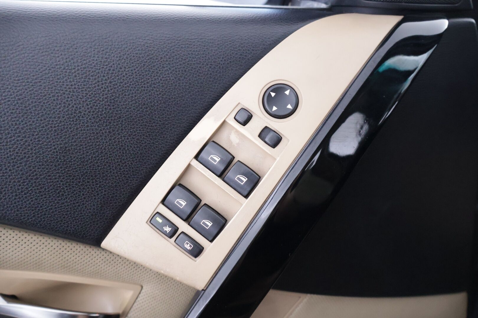 BMW 545 2004 545i Sedan *YritysOutlet - Myydään vain yrityksille* - Manuaali | Comfort- penkit muistilla & viilennyksillä | Alustasarja | 2x renkaat hyvällä kulutuspinnalla | Kattavasti huollettu