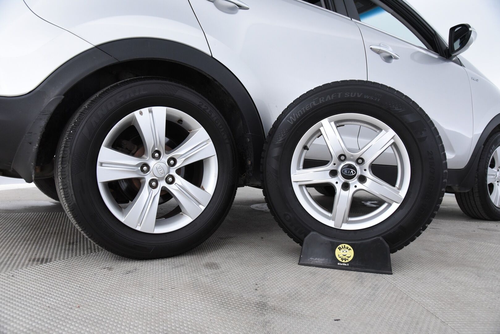 Kia Sportage 2013 2,0 AWD EX / Suomi-Auto / Panorama / Vakkari / Koukku - Xenon / Nahkaverhoilu / Akku juuri vaihdettu! 