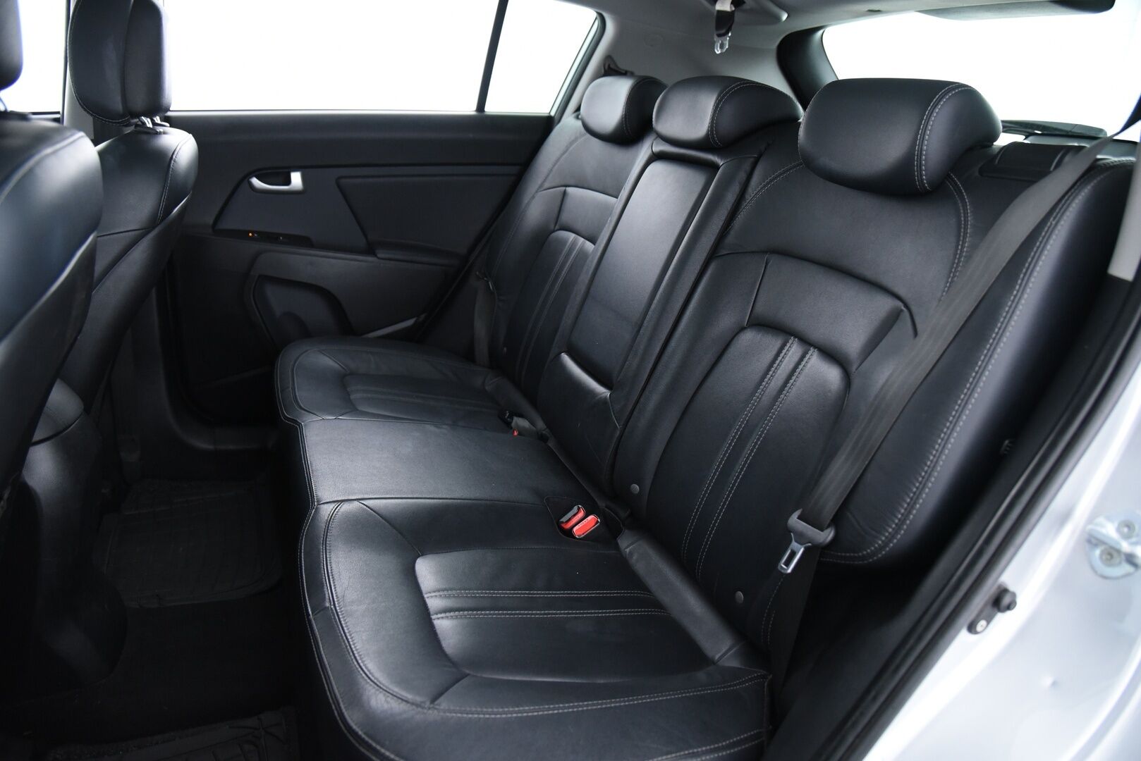 Kia Sportage 2013 2,0 AWD EX / Suomi-Auto / Panorama / Vakkari / Koukku - Xenon / Nahkaverhoilu / Akku juuri vaihdettu! 