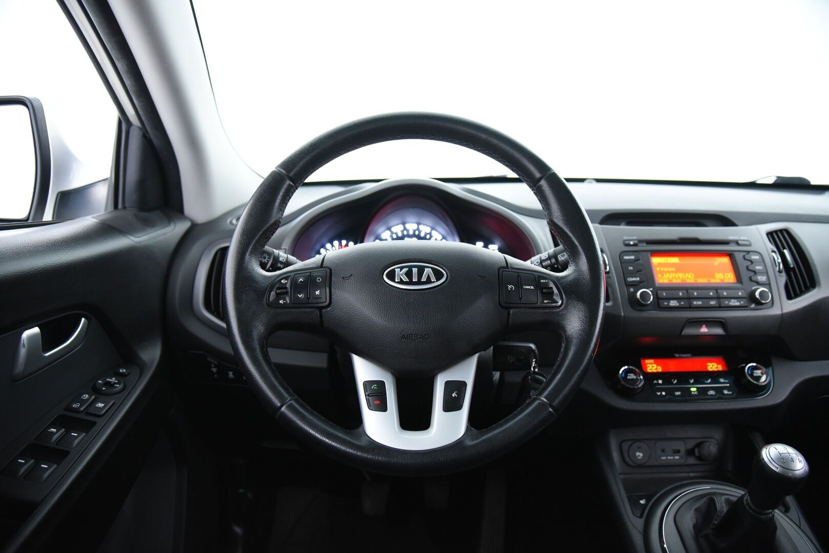 Kia Sportage 2013 2,0 AWD EX / Suomi-Auto / Panorama / Vakkari / Koukku - Xenon / Nahkaverhoilu / Akku juuri vaihdettu! 