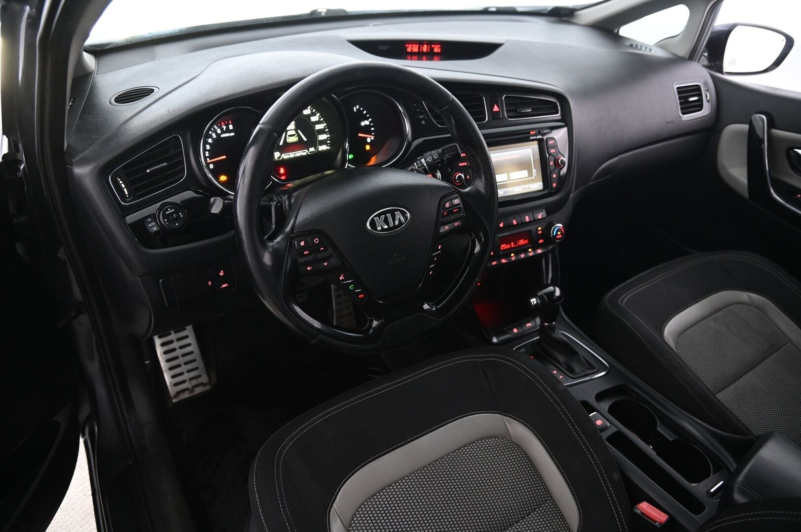 Kia cee'd 2013 1,6 Business 5D DCT A/T - *Myydään Huutokaupat.com*