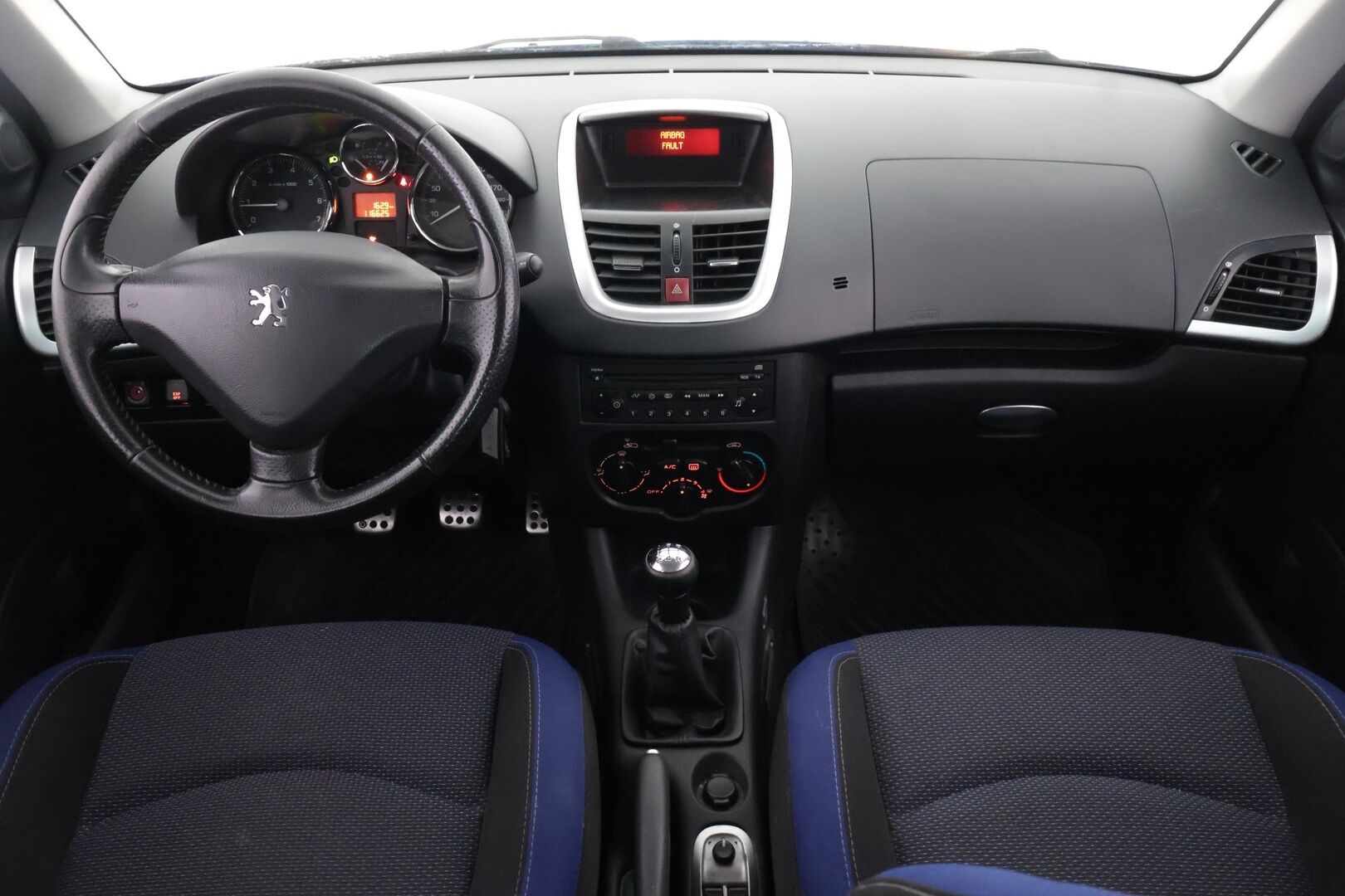 Peugeot 206+ 2012 Generation 75 5-ov *Myydään Huutokaupat.com*/ Suomi-auto / Huoltokirja / Ilmastointi / Lohko / Koukku / 2x renkaat - Myydään Huutokaupat.com / Siisti yksilö / 2x renkaat  