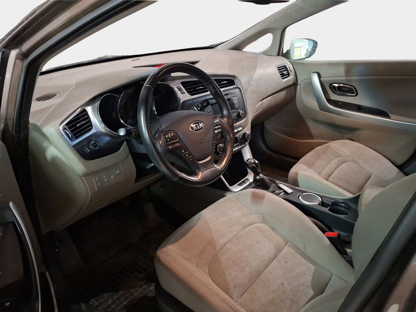 Kia cee'd 2013 1,6 ISG EX 5D EcoDynamics *Vakkari / Lohko.S.Pistoke / Ratinlämmitin / Suomi-auto!* - Juuri huollettu! / Hieno väri! / Kahdet asialliset renkaat alumiini vantein! 