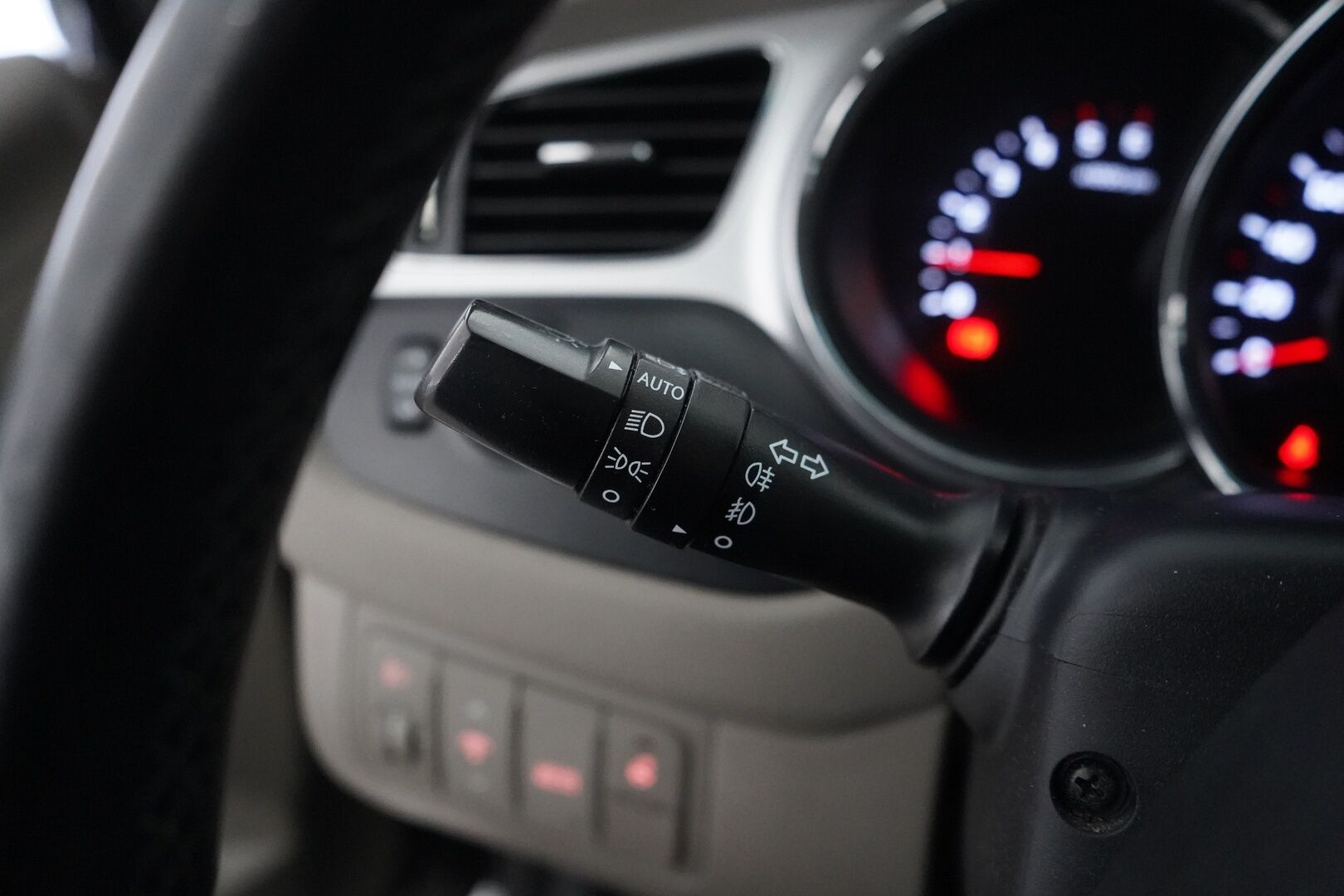 Kia cee'd 2012 * MYYDÄÄN HUUTOKAUPAT.COM *