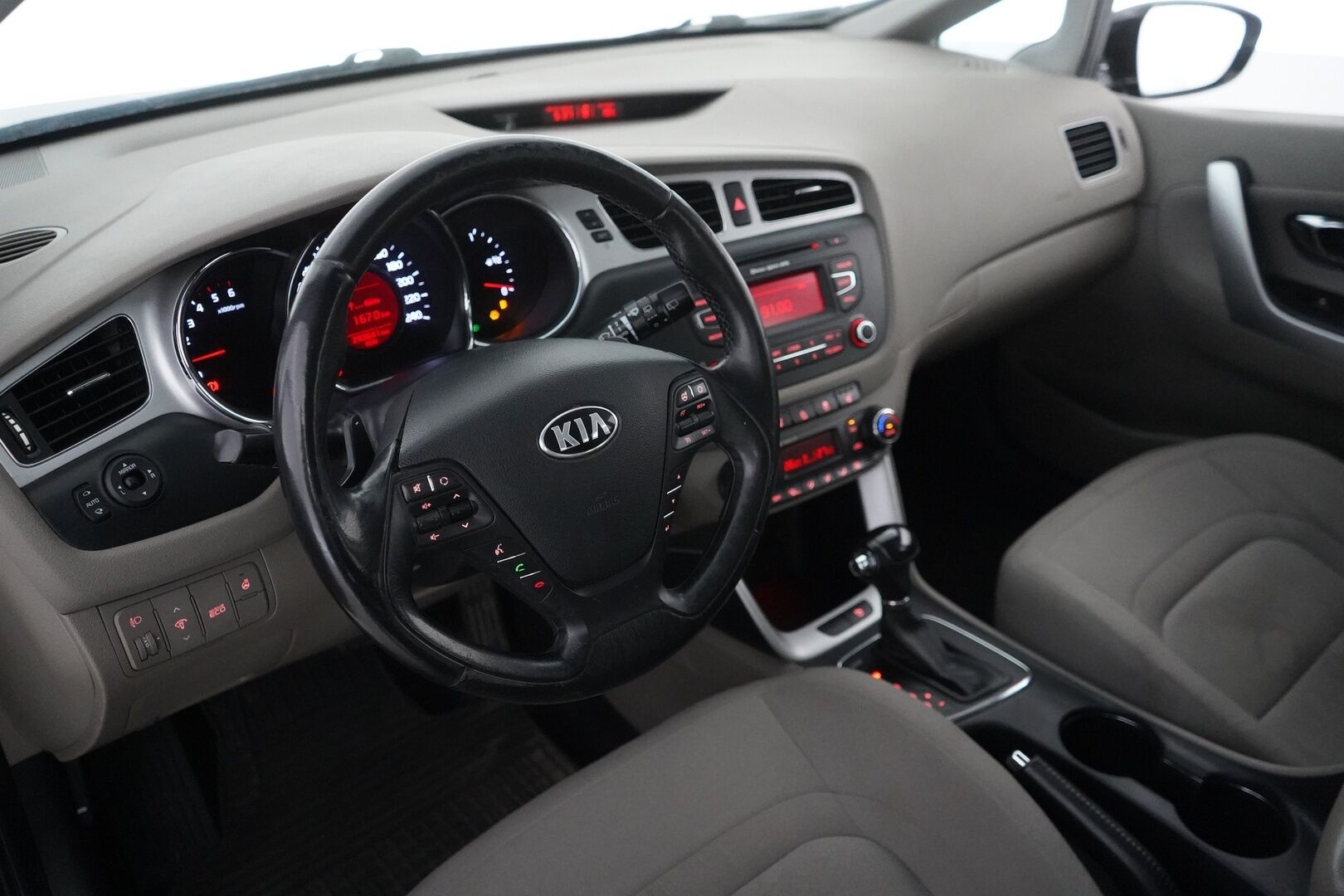 Kia cee'd 2012 * MYYDÄÄN HUUTOKAUPAT.COM *