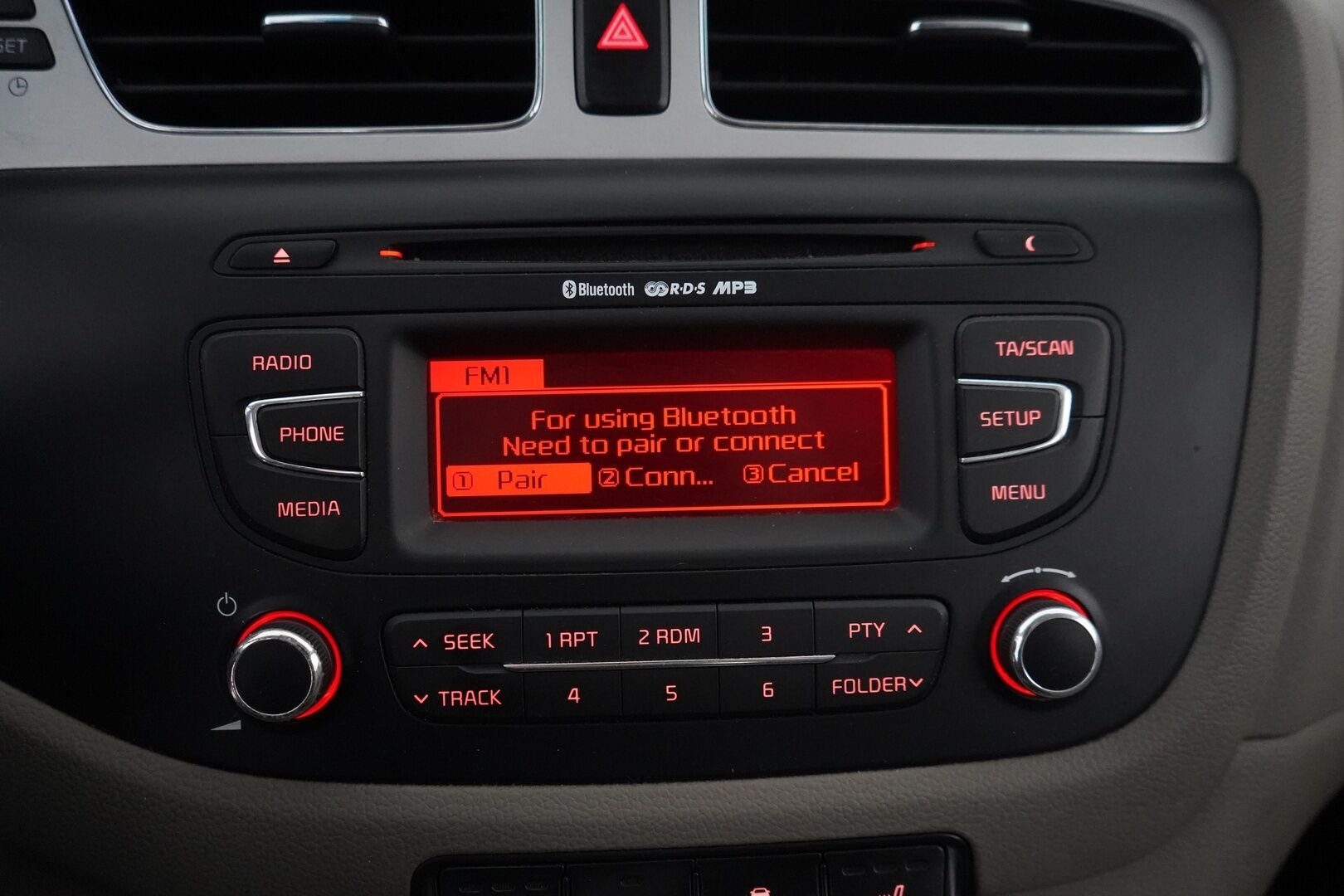 Kia cee'd 2012 * MYYDÄÄN HUUTOKAUPAT.COM *