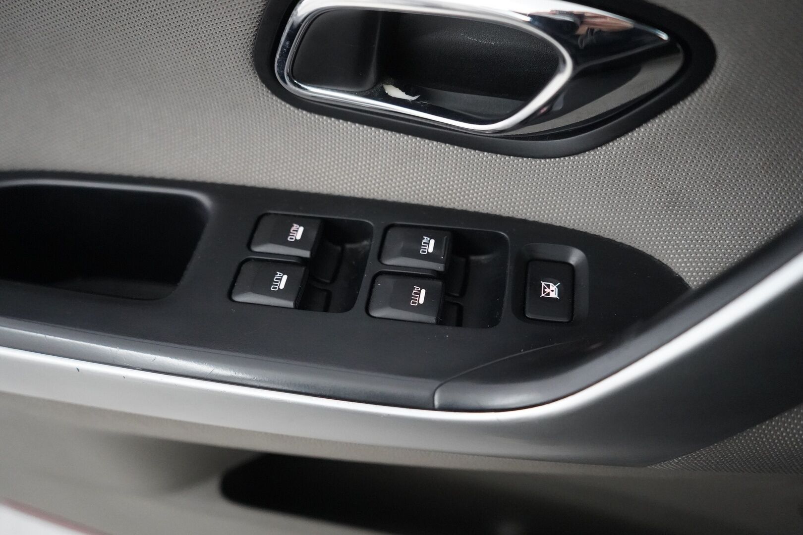 Kia cee'd 2012 * MYYDÄÄN HUUTOKAUPAT.COM *
