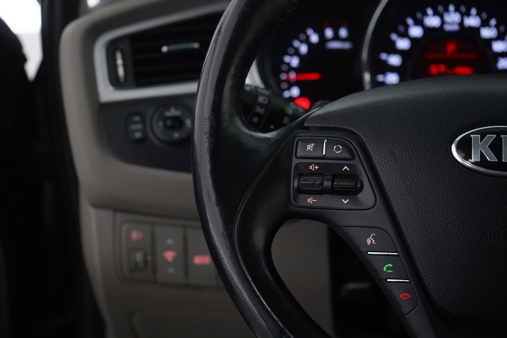 Kia cee'd 2012 * MYYDÄÄN HUUTOKAUPAT.COM *