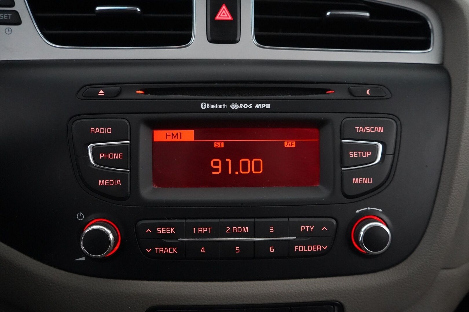 Kia cee'd 2012 * MYYDÄÄN HUUTOKAUPAT.COM *