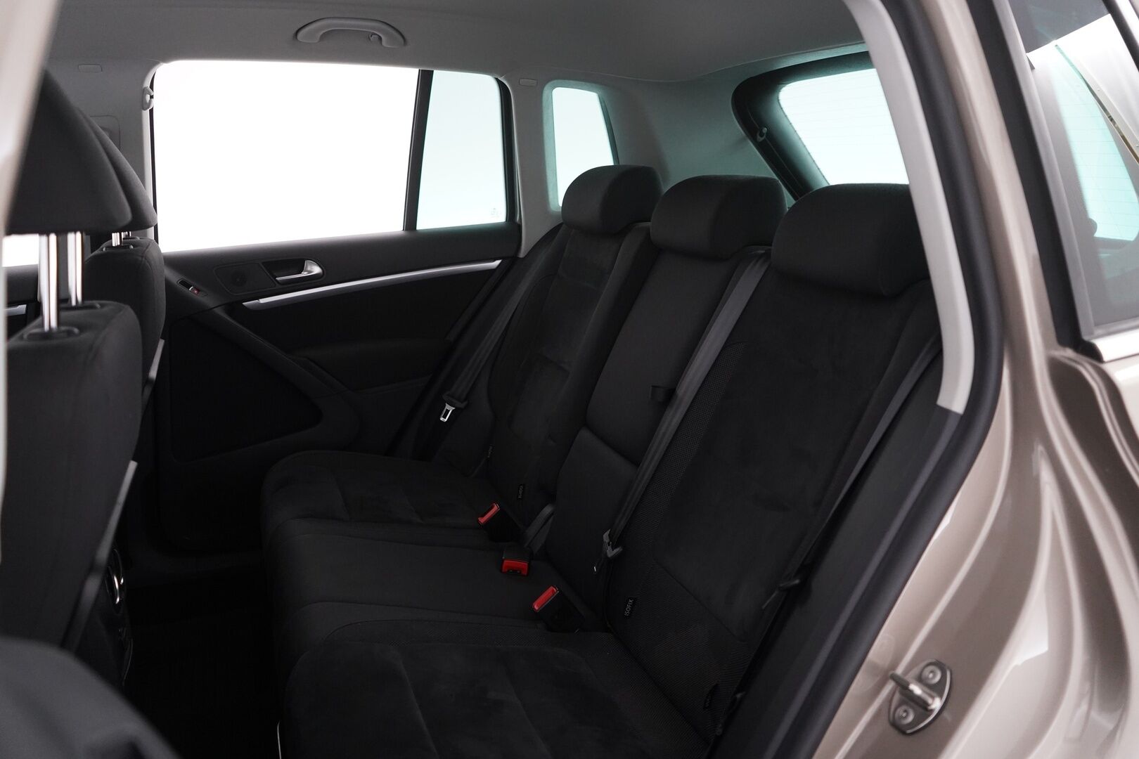Volkswagen Tiguan 2015 Sport & Style 2,0 TDI 103 kW (140 hv) BlueMotion Technology 4MOTION DSG-aut - Myydään juuri hullettune / Juuri katsastettu / Kahden Volkkarin vanteet