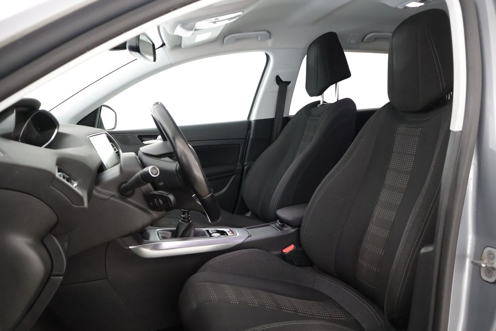 Peugeot 308 2015 SW Allure PureTech 130 ** Jakopää tehty 9/2024 / Full- LED- ajovalot / Adapt. vakkari / Lohkolämmitin / Keyless-Go / Bluetooth ** - * Myydään Huutokaupat.com *