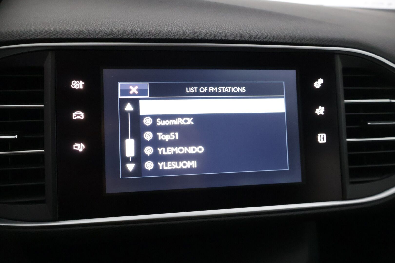 Peugeot 308 2015 SW Allure PureTech 130 ** Jakopää tehty 9/2024 / Full- LED- ajovalot / Adapt. vakkari / Lohkolämmitin / Keyless-Go / Bluetooth ** - * Myydään Huutokaupat.com *