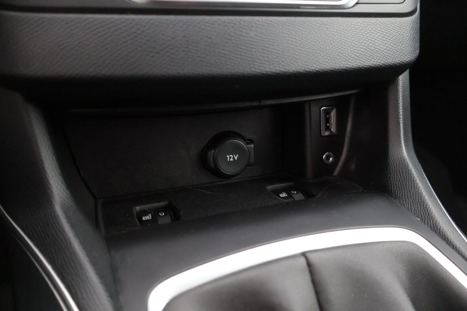Peugeot 308 2015 SW Allure PureTech 130 ** Jakopää tehty 9/2024 / Full- LED- ajovalot / Adapt. vakkari / Lohkolämmitin / Keyless-Go / Bluetooth ** - * Myydään Huutokaupat.com *