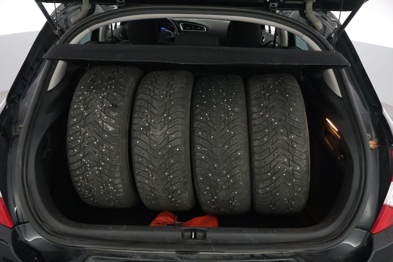 Citroen C4 2015 PureTech 130 Premium *YritysOutlet - Myydään vain yrityksille* *Koukku / Blis / Vakkari/  Ilmastointi* - *Kompakti / Edullinen / Käytännöllinen*