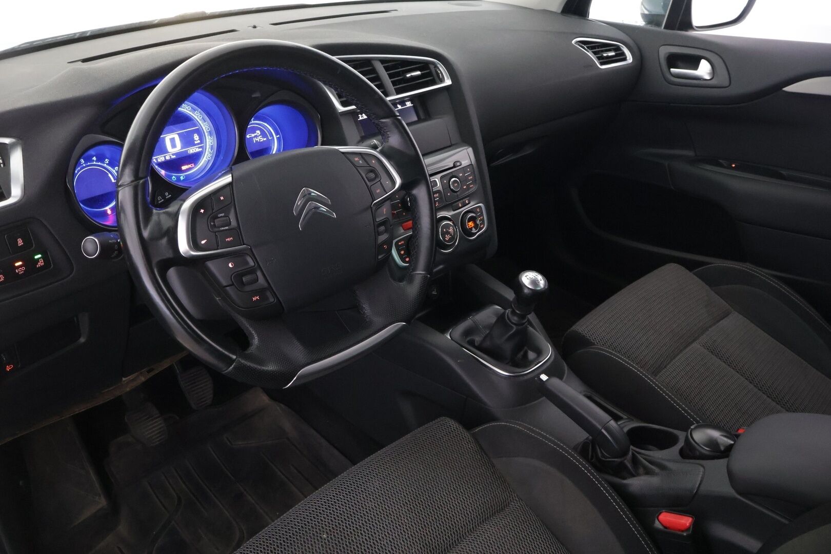 Citroen C4 2015 PureTech 130 Premium *YritysOutlet - Myydään vain yrityksille* *Koukku / Blis / Vakkari/  Ilmastointi* - *Kompakti / Edullinen / Käytännöllinen*