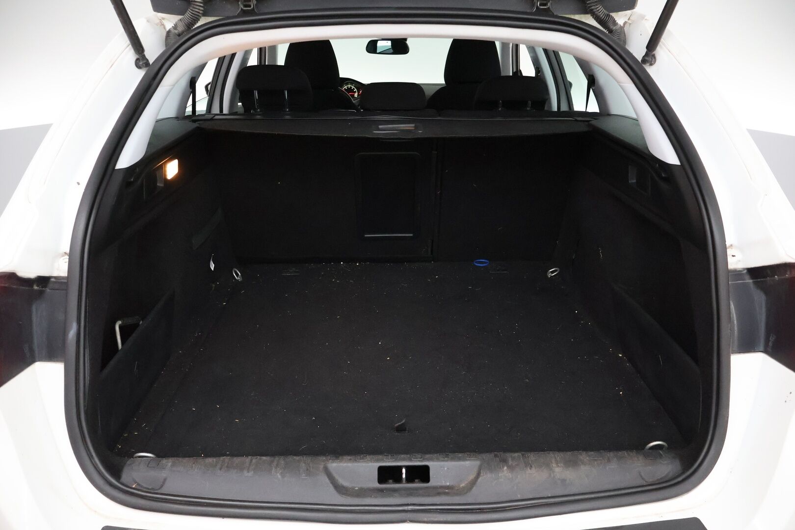 Peugeot 308 2015 SW Active PureTech 130 - Myydään  Huutokaupat.com - – Tämä auto myydään huutokaupat.com -sivuston kautta