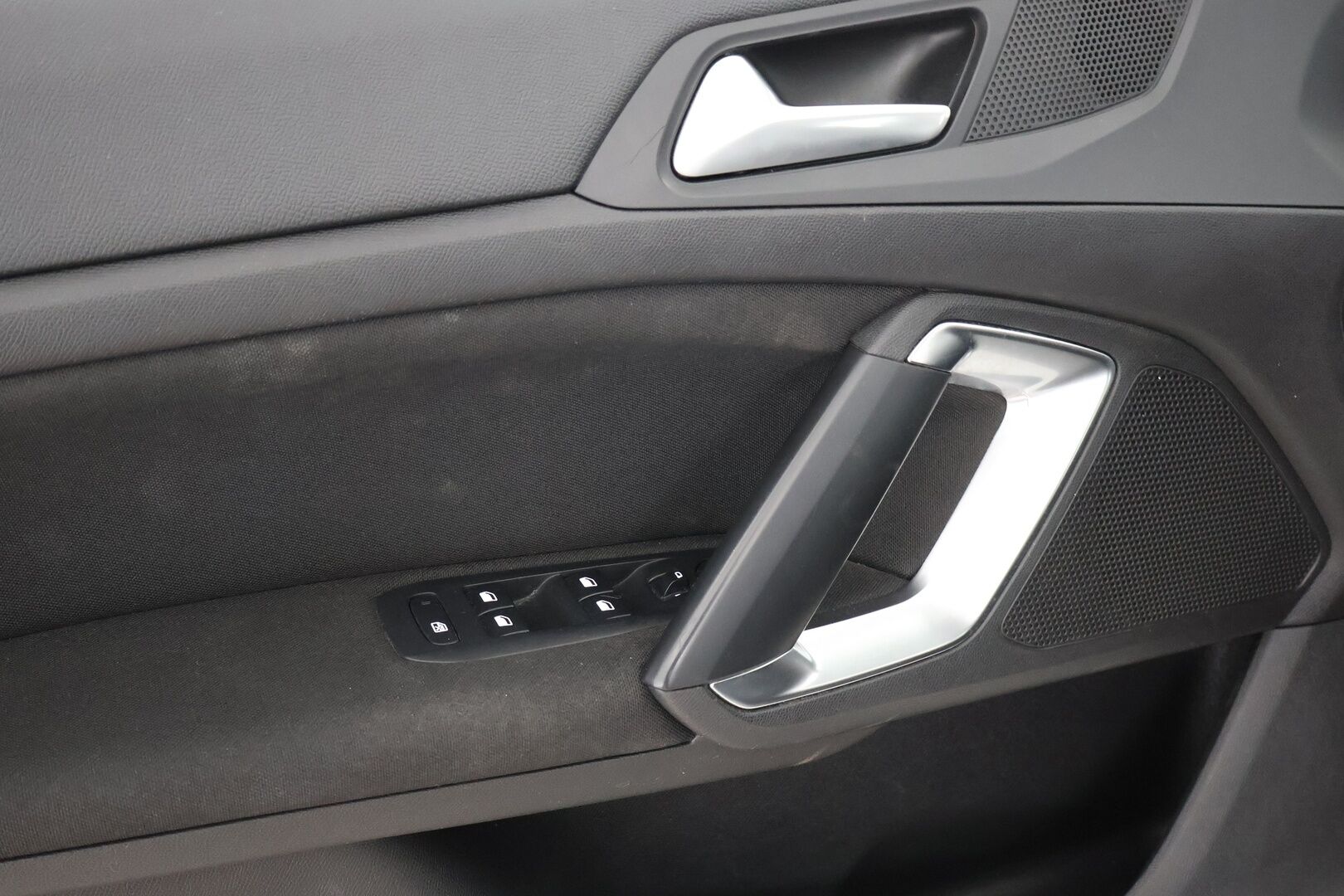 Peugeot 308 2015 SW Active PureTech 130 - Myydään  Huutokaupat.com - – Tämä auto myydään huutokaupat.com -sivuston kautta