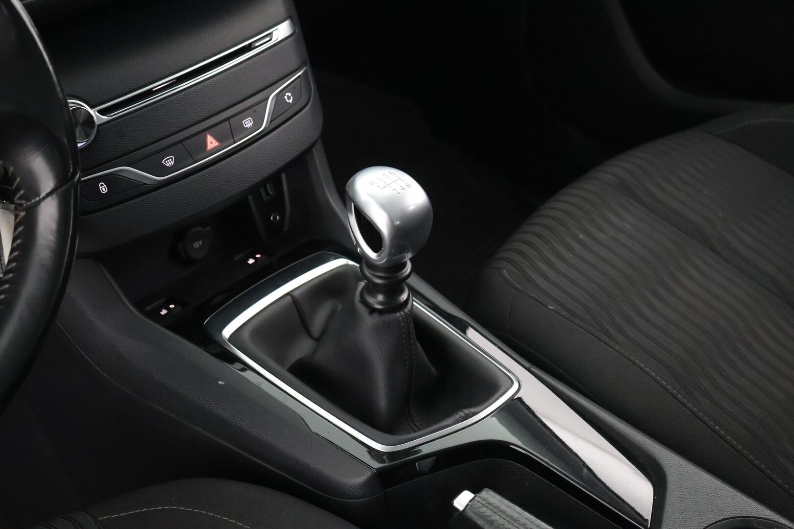 Peugeot 308 2015 SW Active PureTech 130 - Myydään  Huutokaupat.com - – Tämä auto myydään huutokaupat.com -sivuston kautta